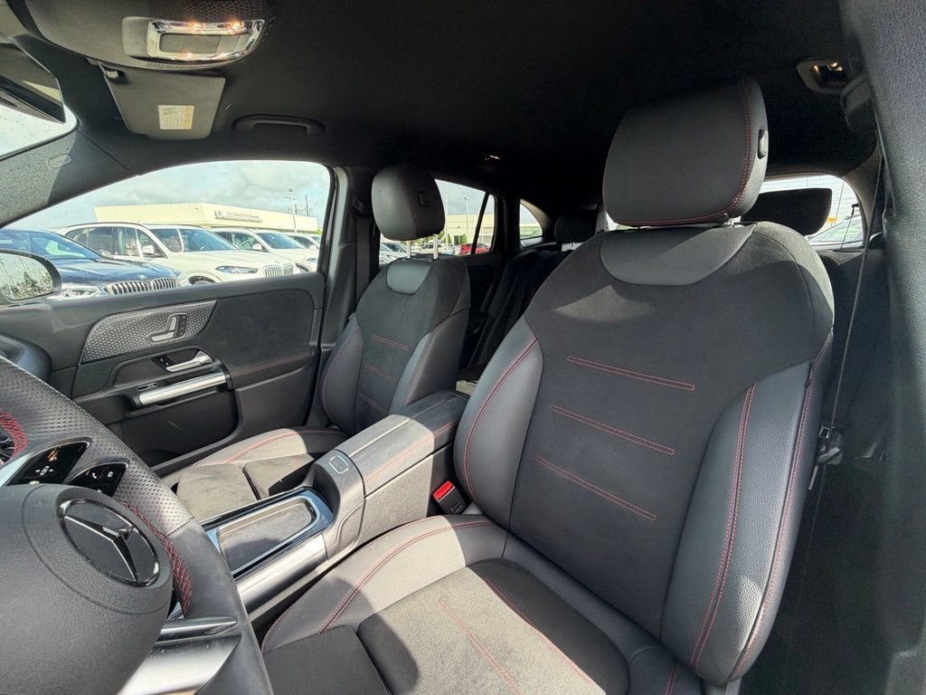 Used 2025 Mercedes-Benz GLA 250 image 10