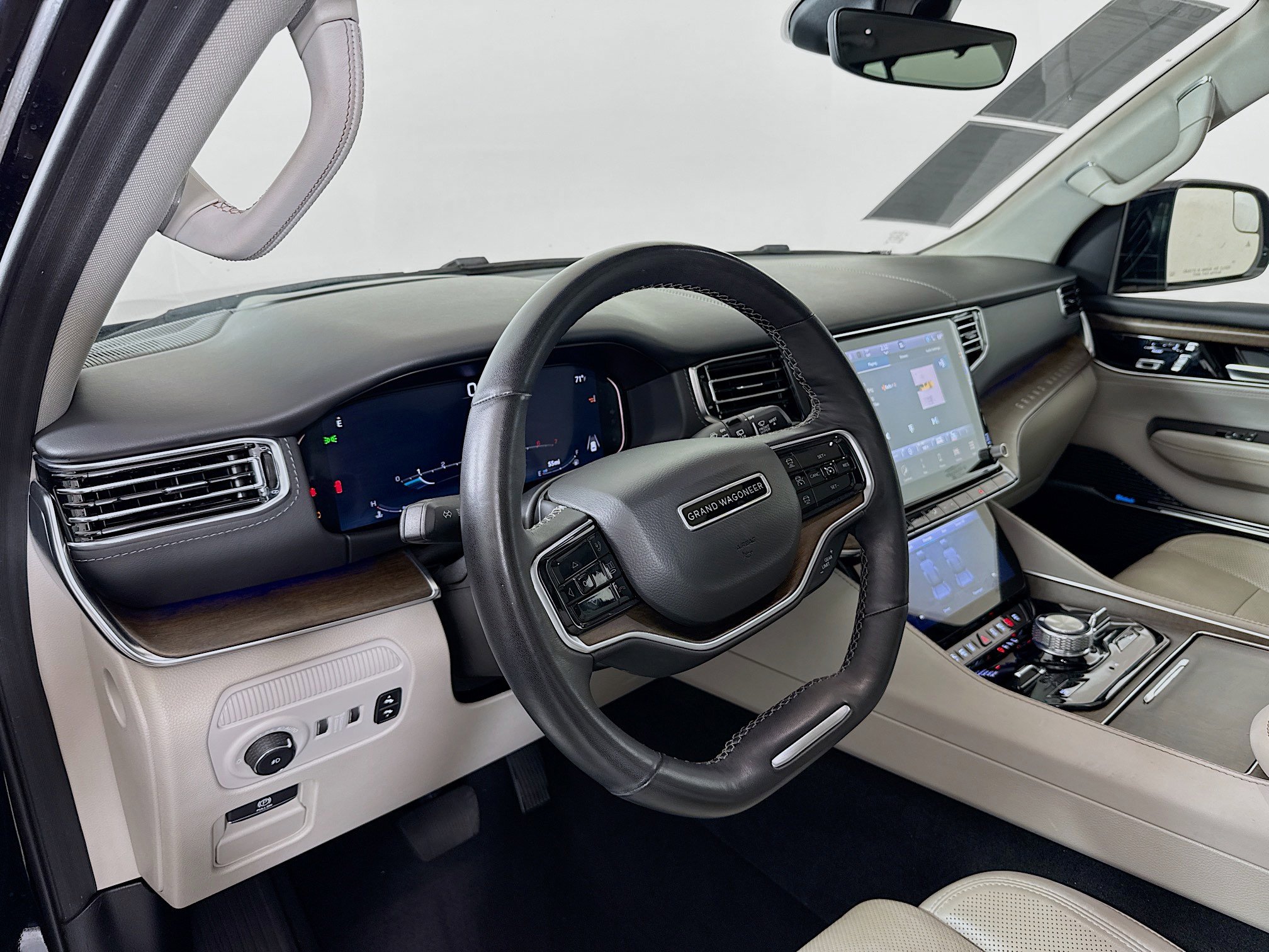 Used 2024 Jeep Grand Wagoneer L 4WD image 9