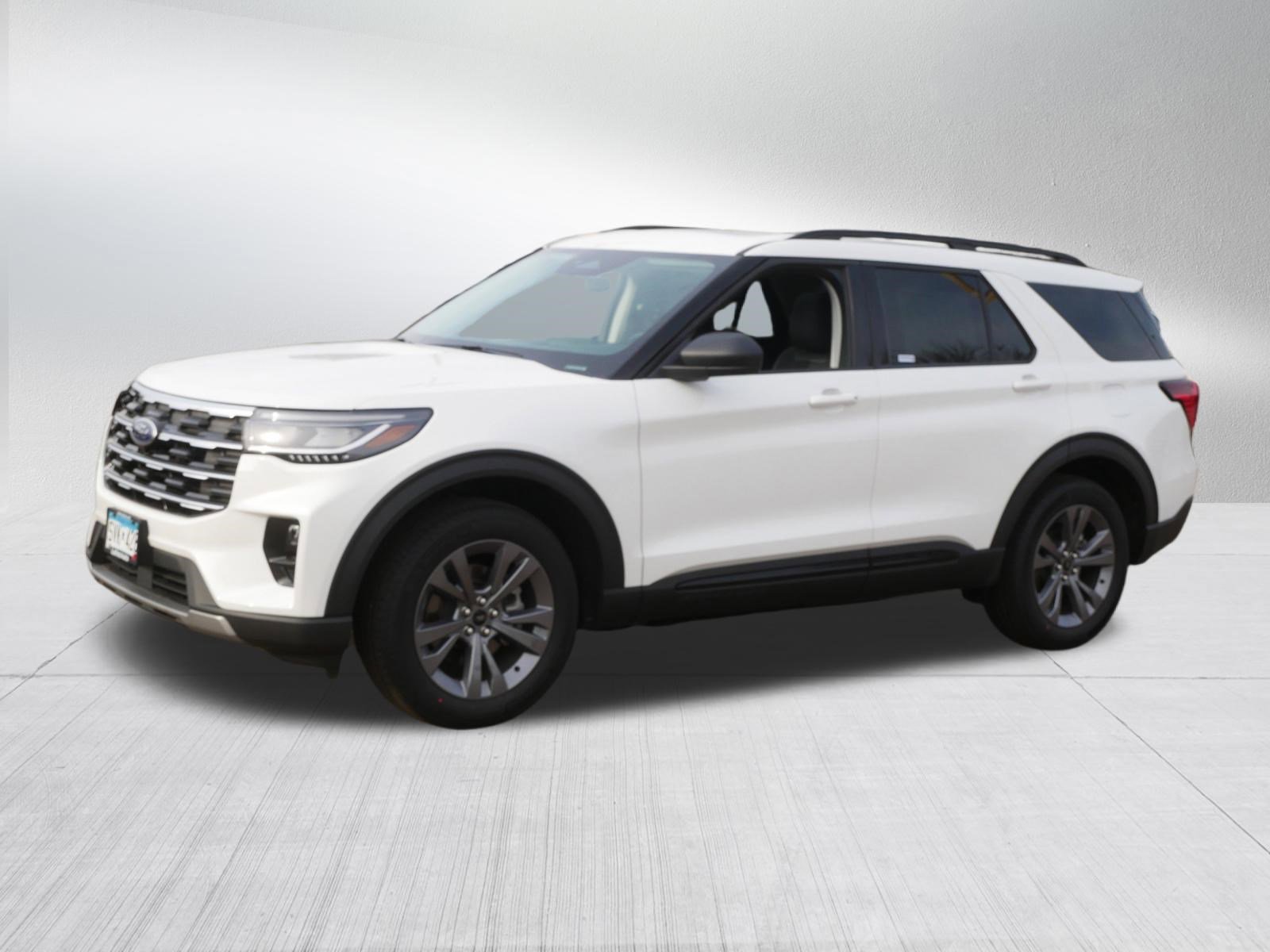 Used 2026 Ford Explorer Active w/ Active Comfort Package image 3