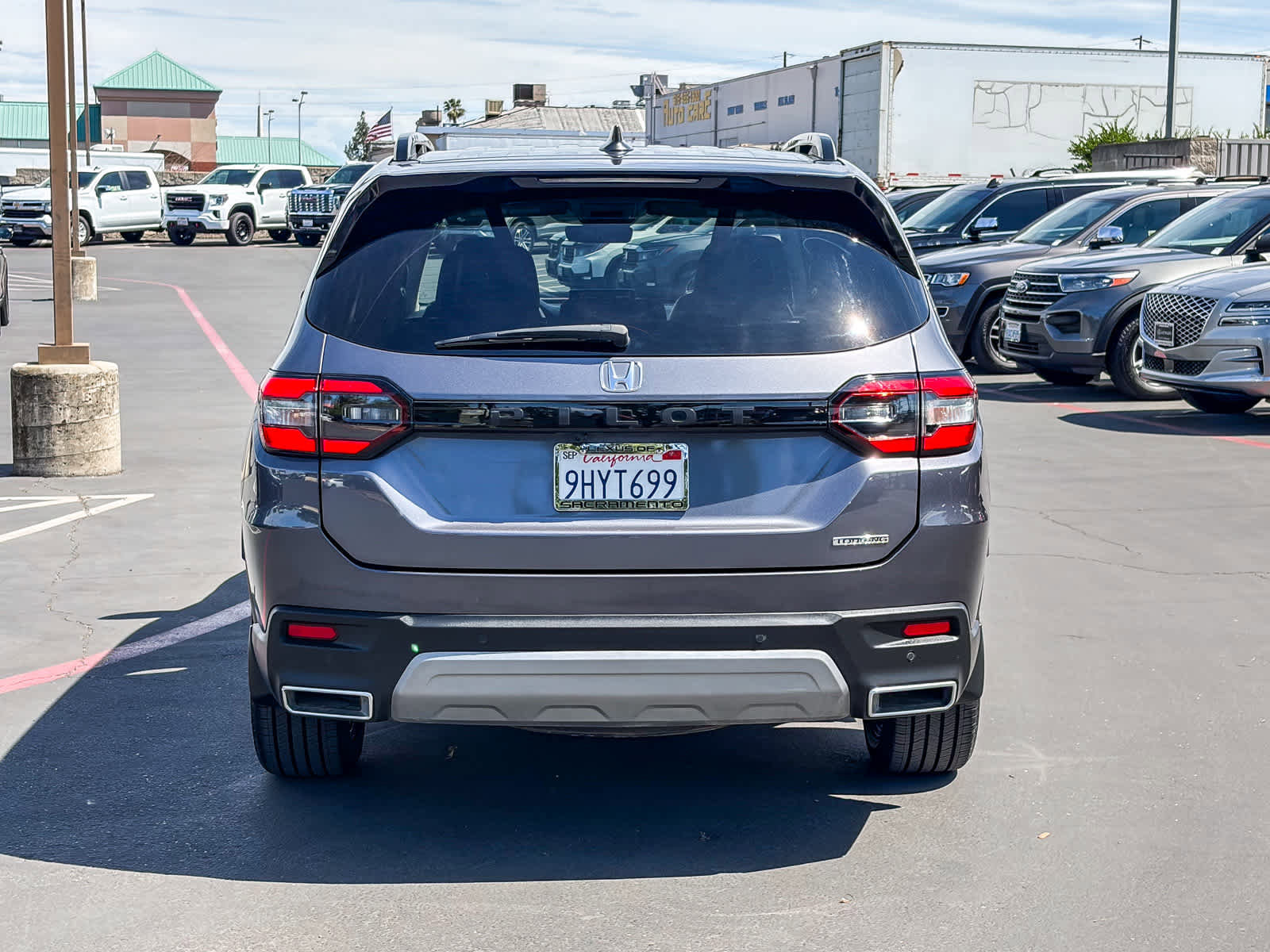 Used 2024 Honda Pilot Touring image 3