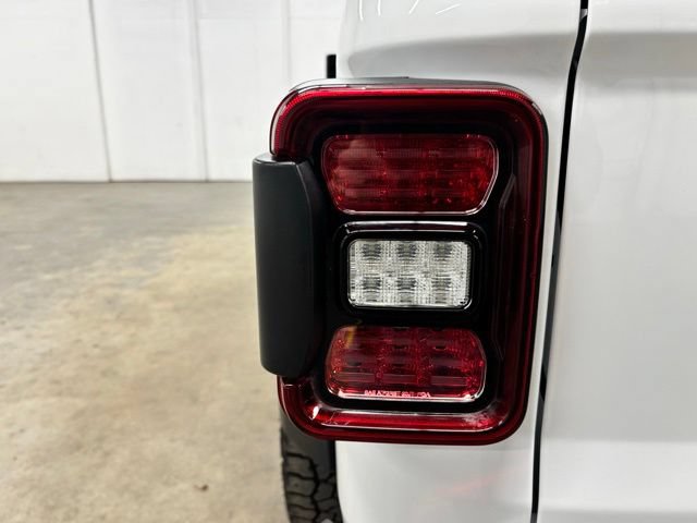 Used 2026 Jeep Gladiator Mojave AWD/4WD image 7