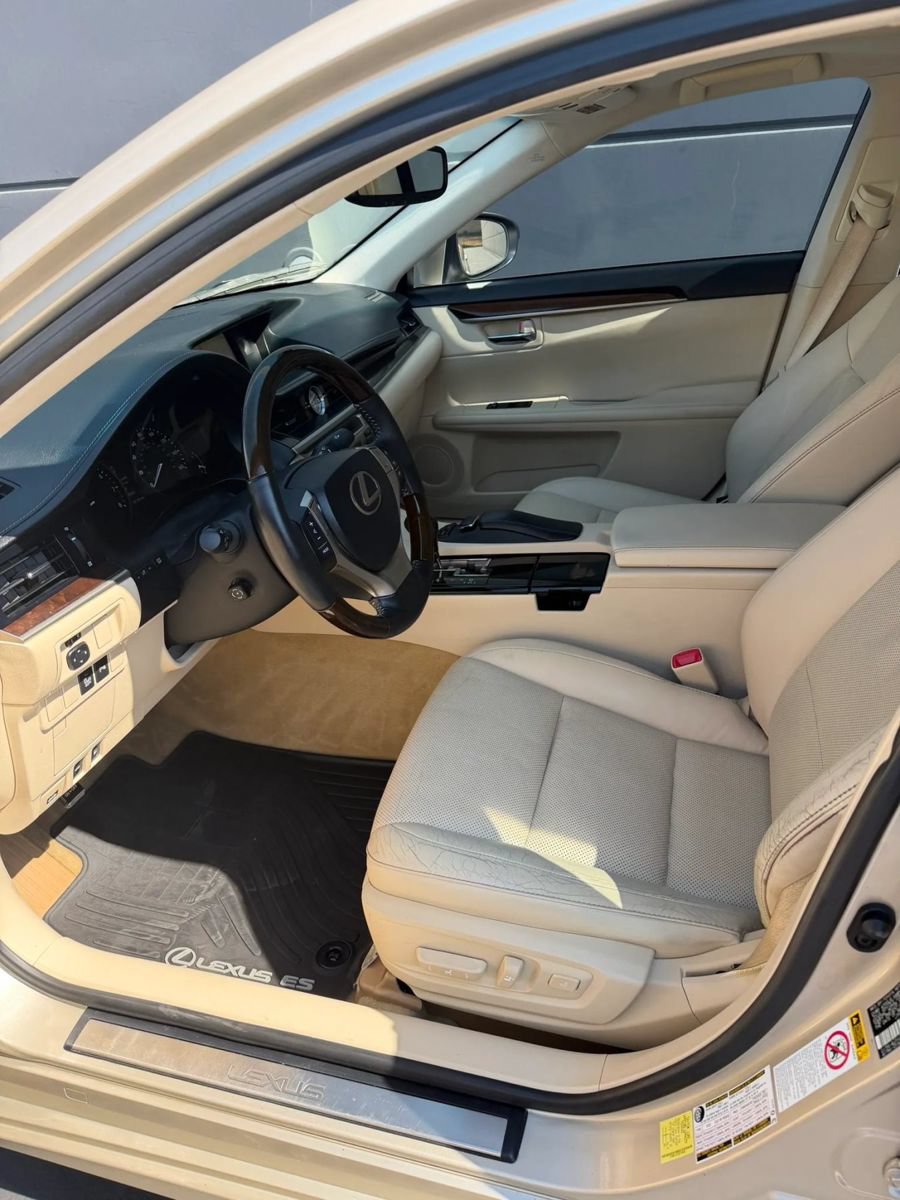 Used 2014 Lexus ES 350 w/ Luxury Package FWD image 9
