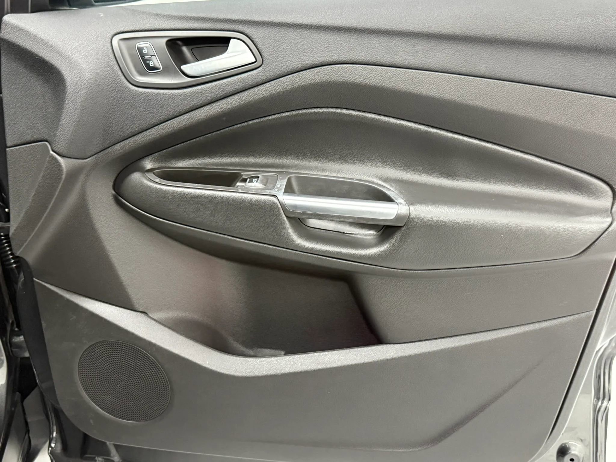 Used 2018 Ford Escape Titanium image 25