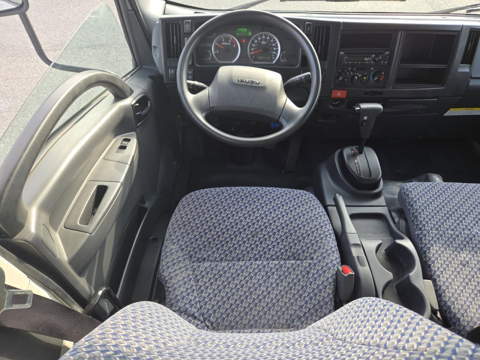 Used 2023 Isuzu NPR image 23