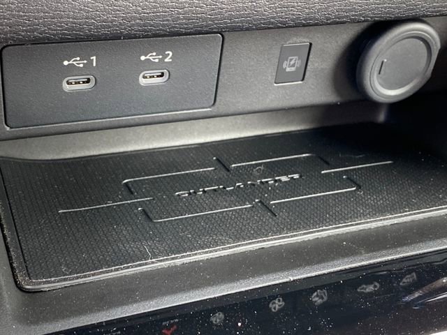 New 2026 Mitsubishi Outlander SEL image 19