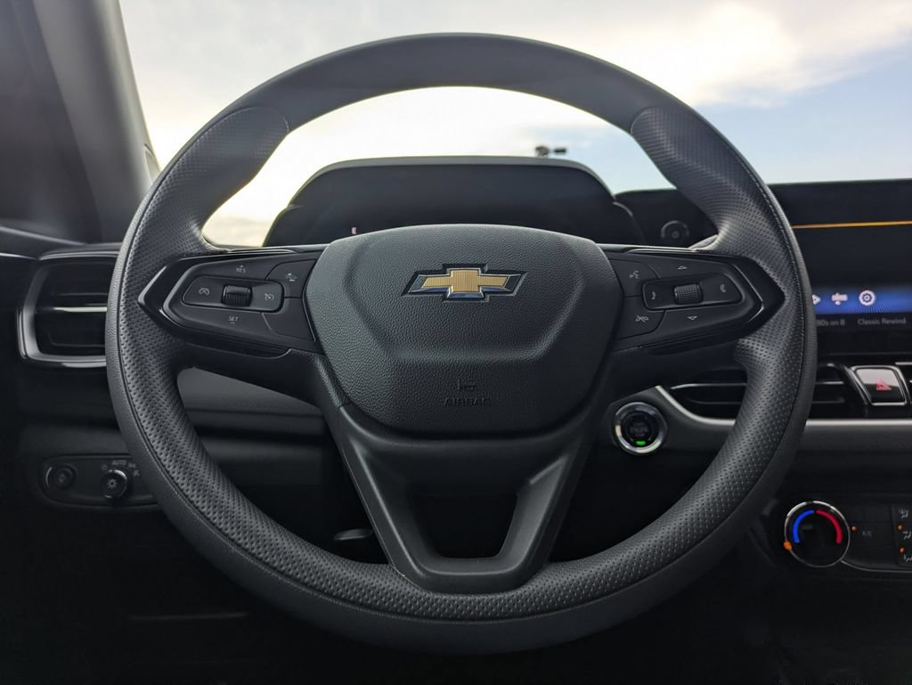 Used 2025 Chevrolet TrailBlazer LT AWD/4WD image 21