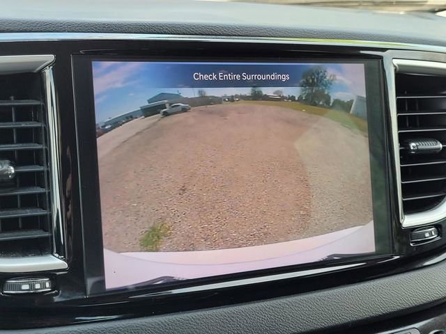 Used 2024 Chrysler Pacifica Touring-L image 18