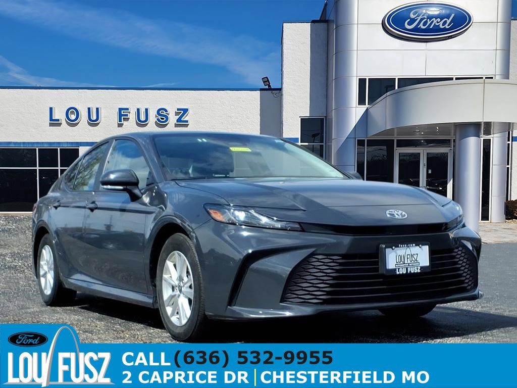Used 2025 Toyota Camry LE image 1