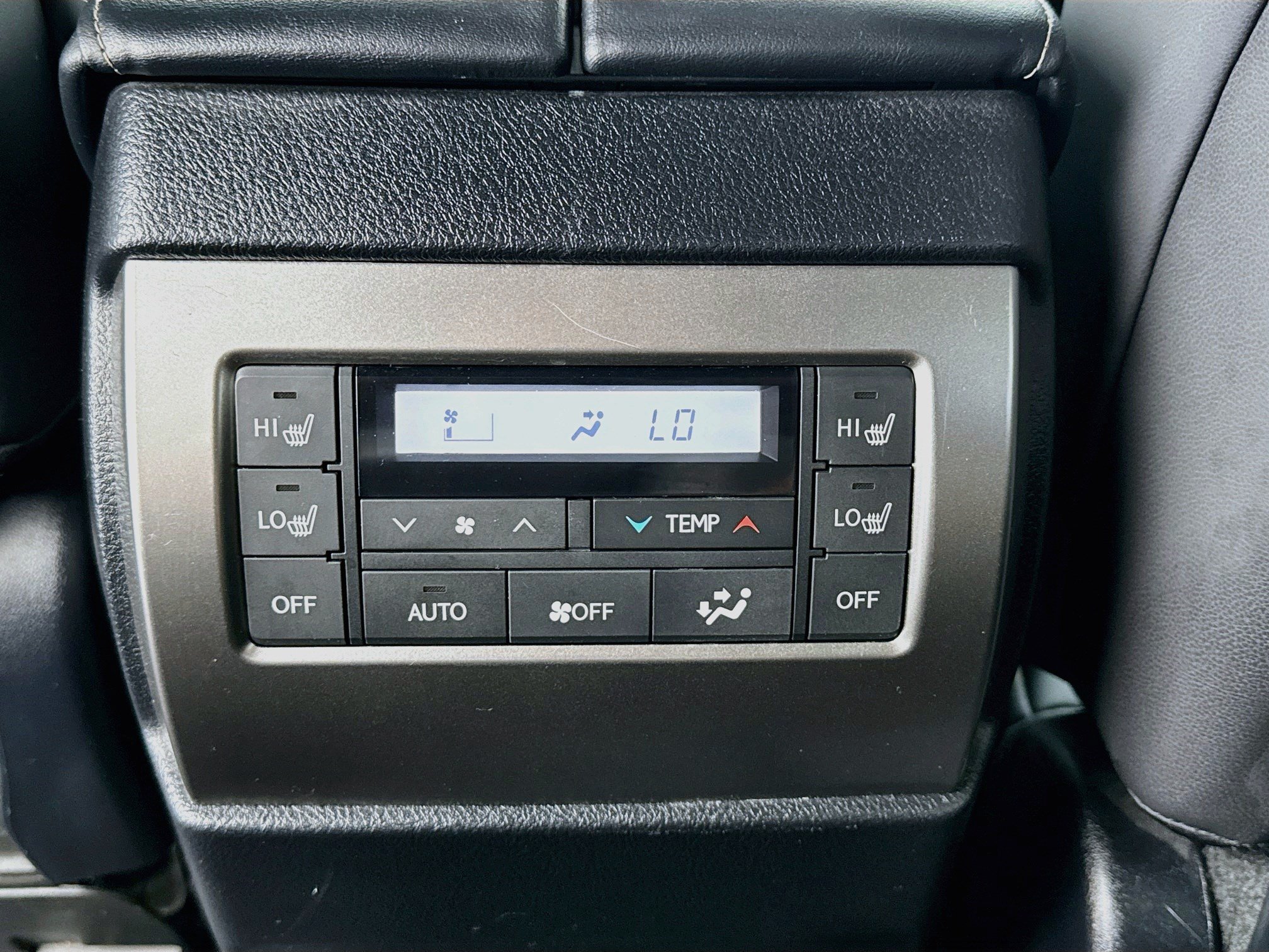 Used 2023 Lexus GX 460 Premium w/ Premium Package AWD/4WD image 17