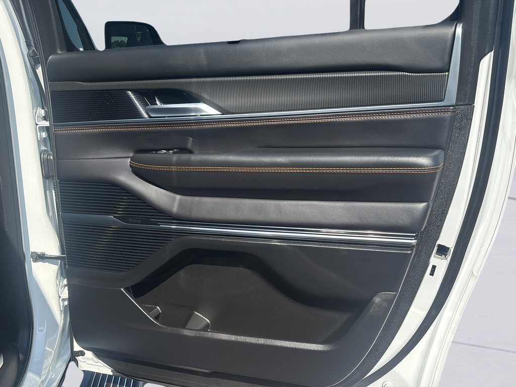 New 2026 Jeep Grand Wagoneer L Summit AWD/4WD image 11