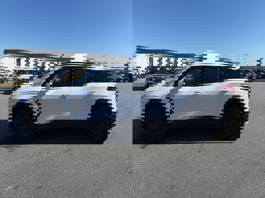 New 2026 Chevrolet Blazer EV LT image 3