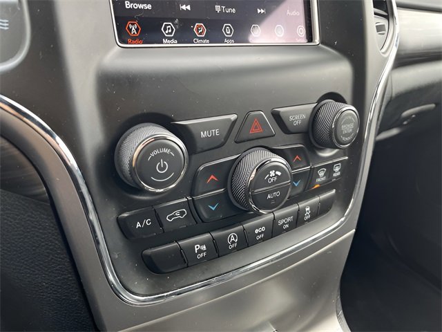 Used 2020 Jeep Grand Cherokee Laredo w/ Security & Convenience Group image 19