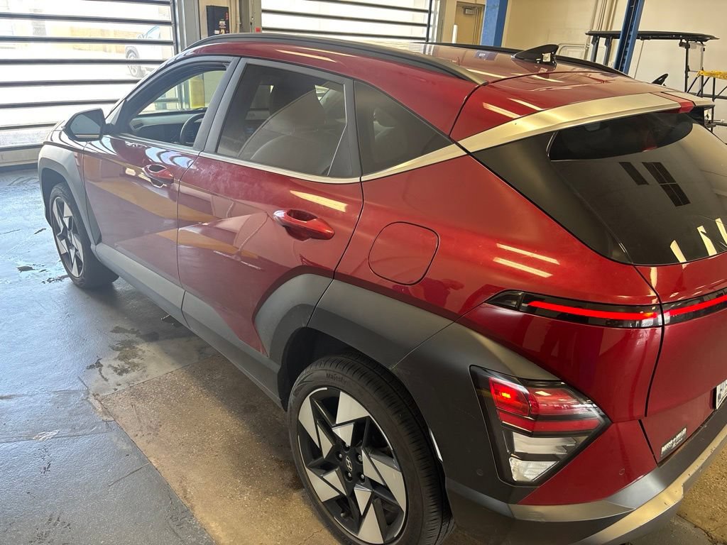 Used 2024 Hyundai Kona Limited AWD/4WD image 7
