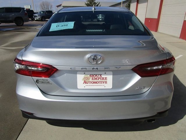 Used 2024 Toyota Camry XLE FWD image 7