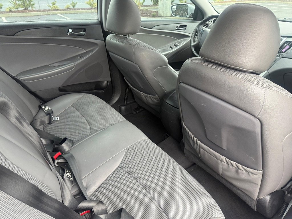 Used 2013 Hyundai Sonata SE w/ Navigation & Sunroof Pkg FWD image 13
