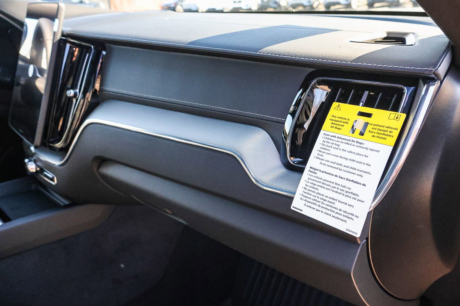 New 2026 Volvo XC60 B5 Ultra w/ Climate Package PRO image 18