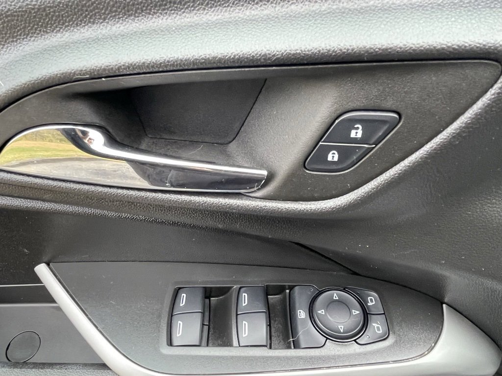 Used 2024 Chevrolet Trax RS w/ Driver Confidence Package image 24