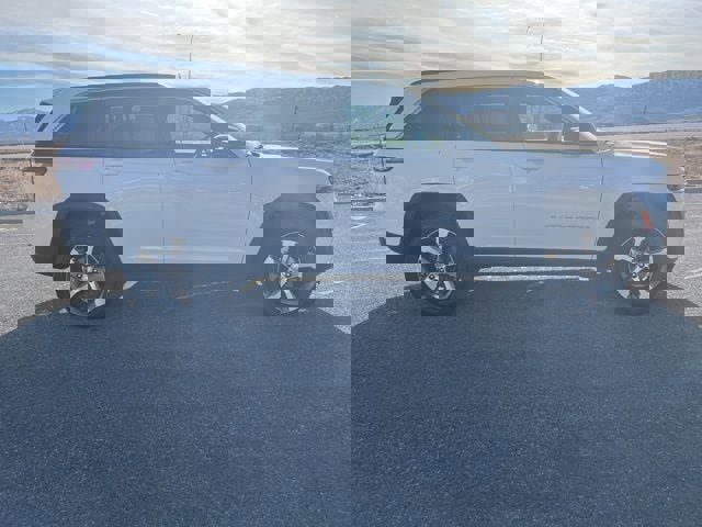 New 2026 Jeep Grand Cherokee Limited image 2