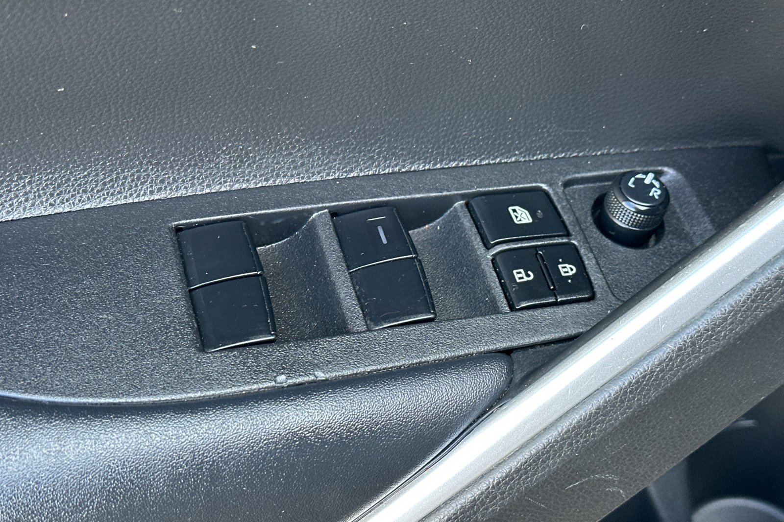 Used 2022 Toyota Corolla Cross LE image 12