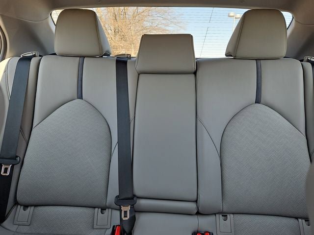 Used 2021 Toyota Camry XLE image 15