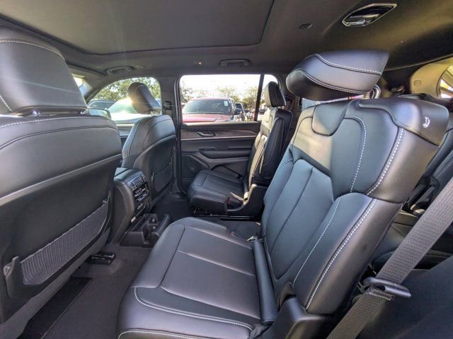 New 2025 Jeep Grand Cherokee L Limited w/ Black Appearance Package image 12