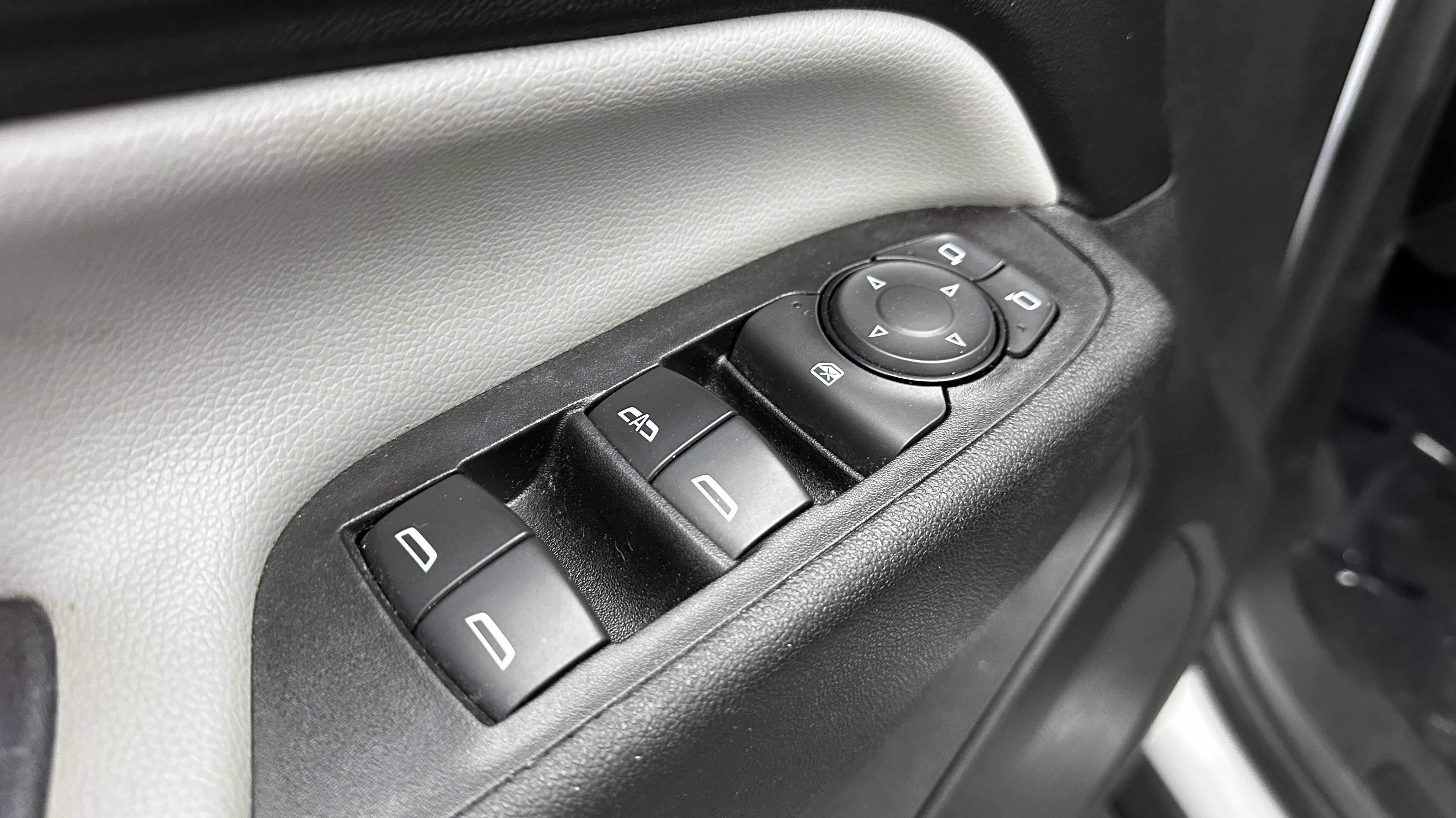 Used 2020 Chevrolet Equinox LT image 11