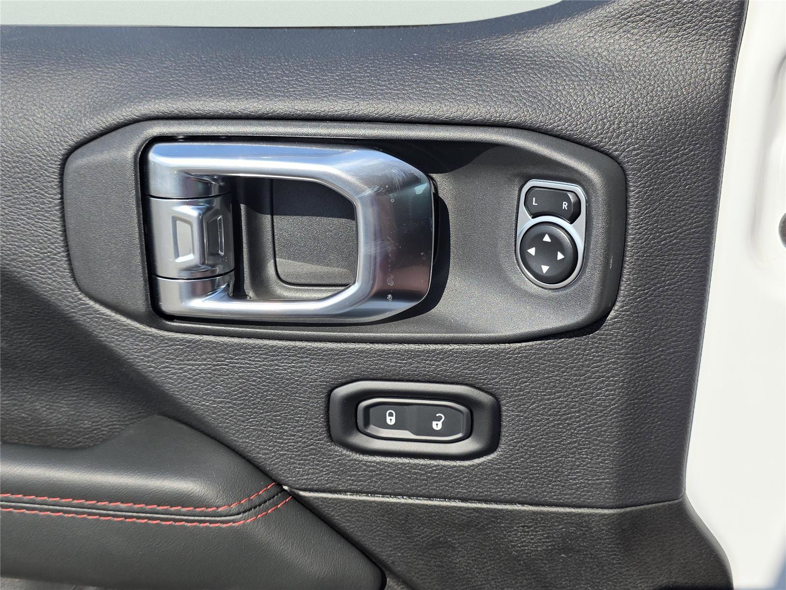 New 2026 Jeep Wrangler Unlimited Rubicon w/ Xtreme 35 Tire Package image 19