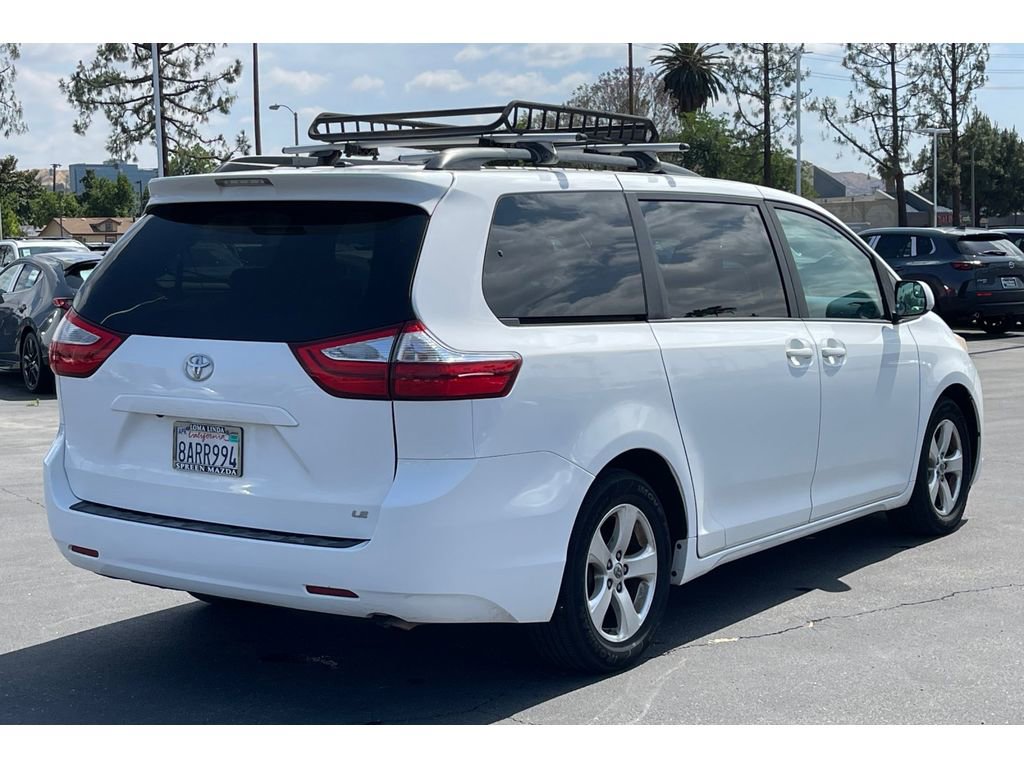 Used 2017 Toyota Sienna LE FWD image 7