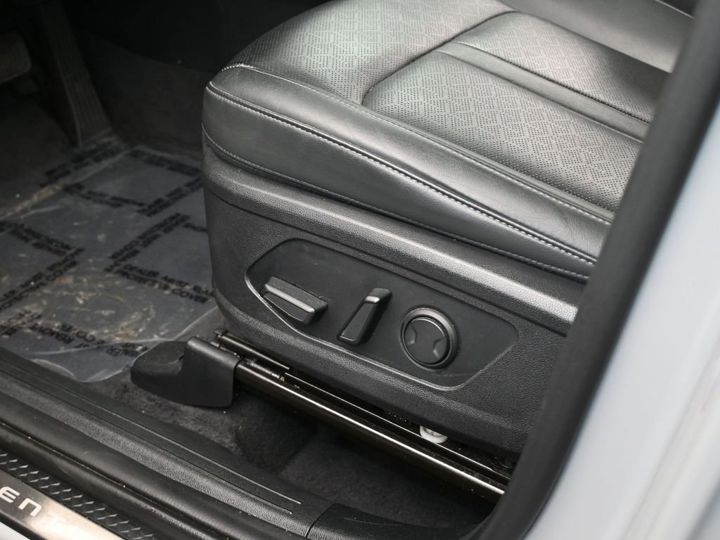 Used 2023 Kia Sorento SX image 13