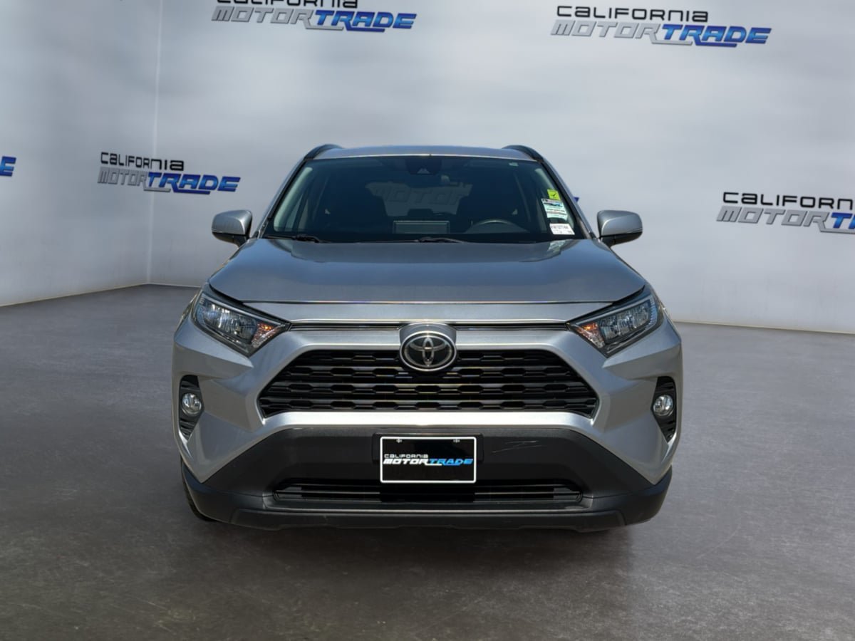 Used 2021 Toyota RAV4 XLE FWD image 2