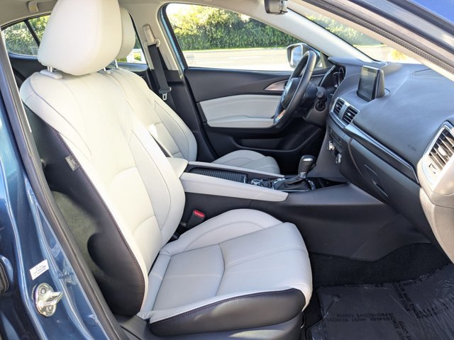 Used 2017 MAZDA MAZDA3 Grand Touring image 21