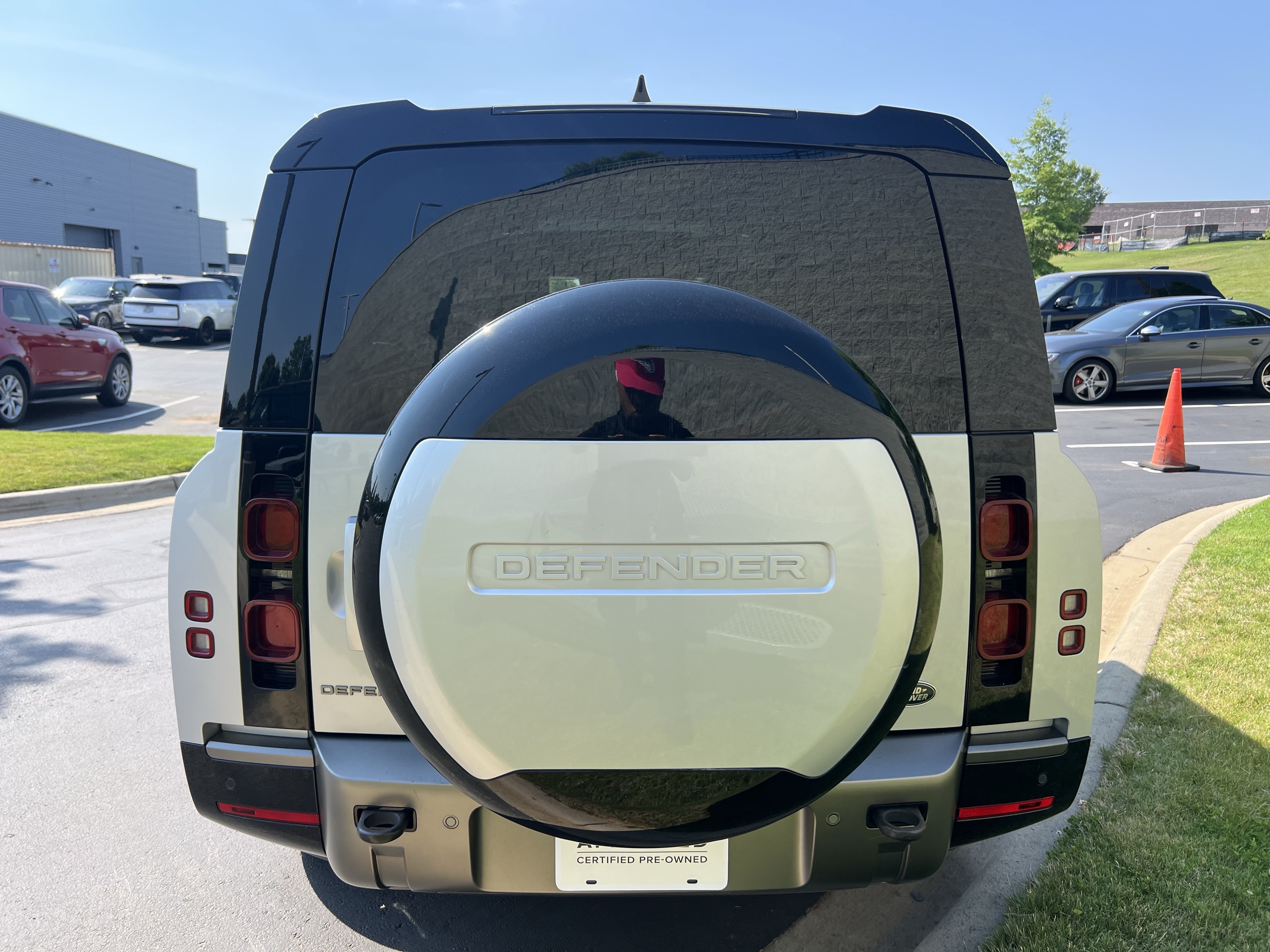 Certified 2023 Land Rover Defender 130 X-Dynamic SE AWD/4WD image 6