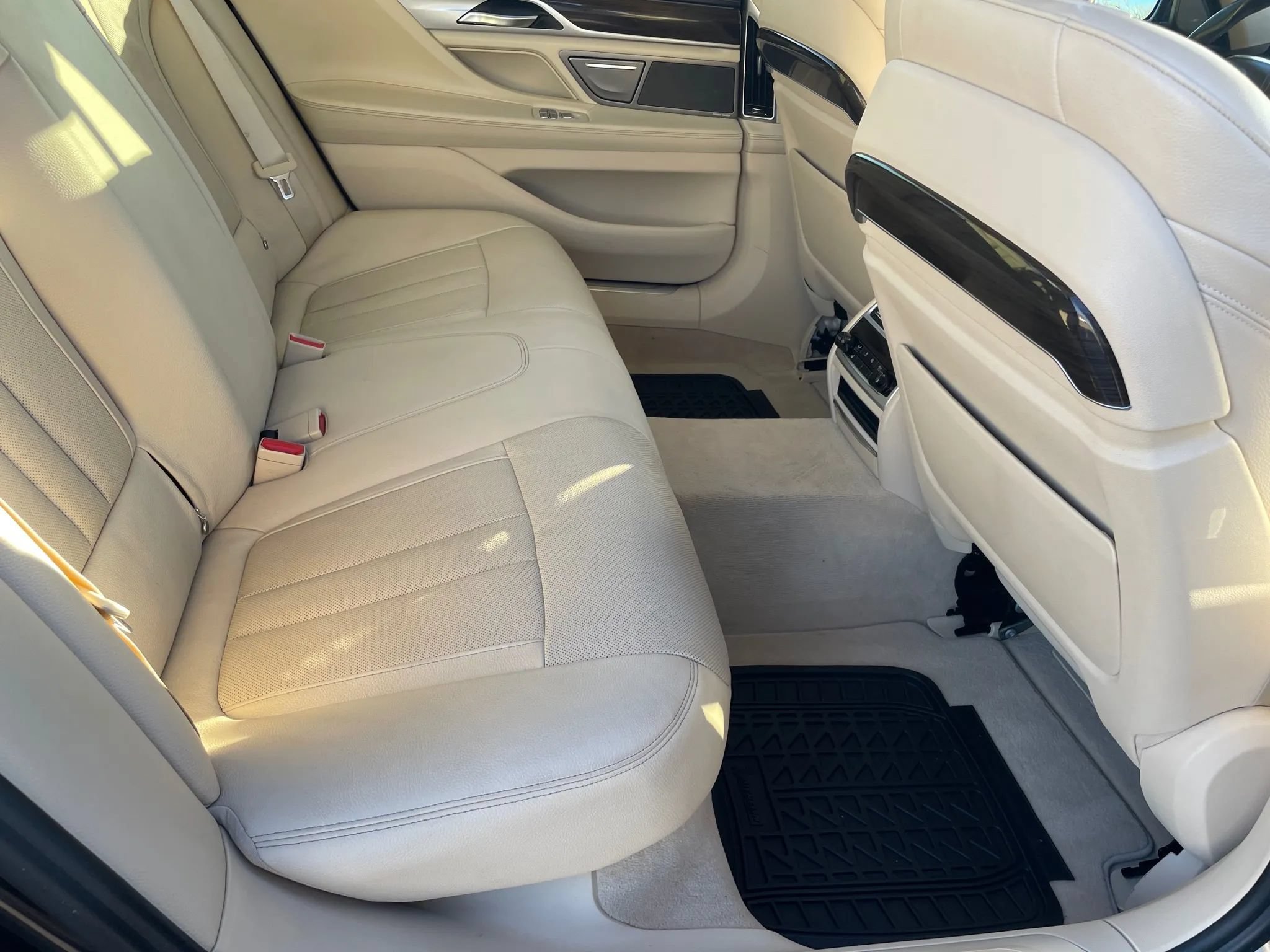 Used 2018 BMW 740i RWD image 14