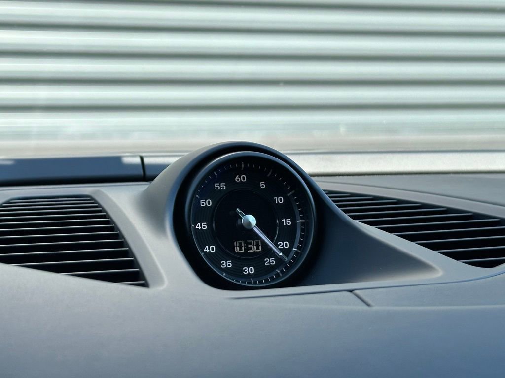 Used 2024 Porsche Macan 4 Electric image 31