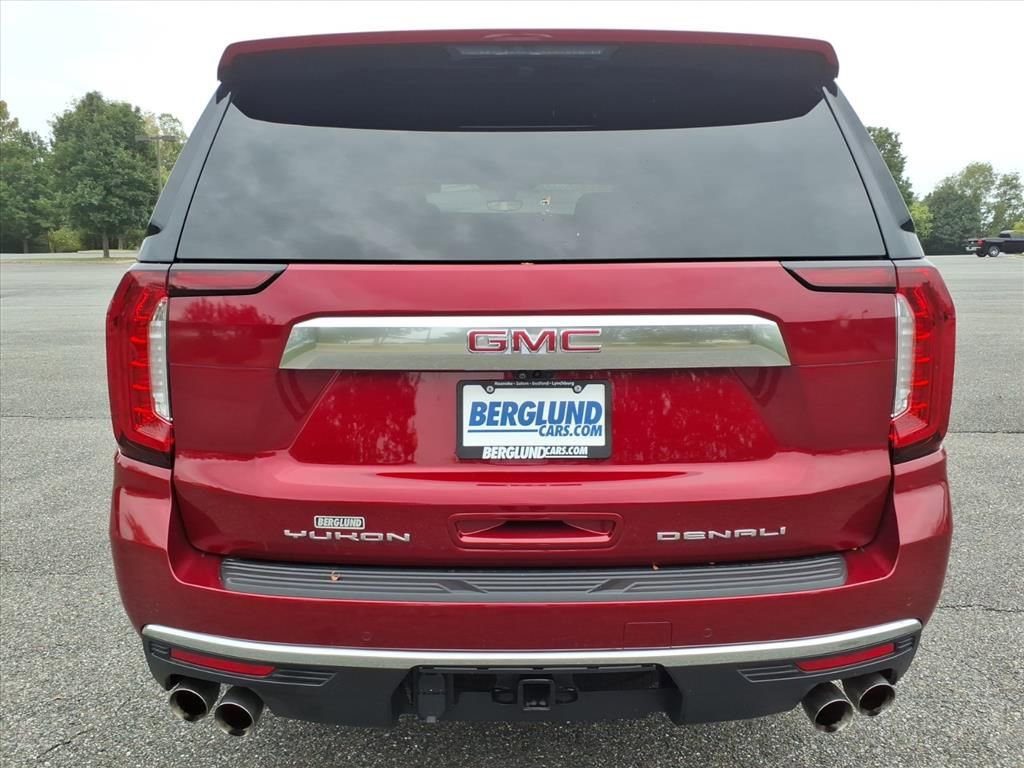 Used 2021 GMC Yukon Denali w/ Denali Premium Package image 14