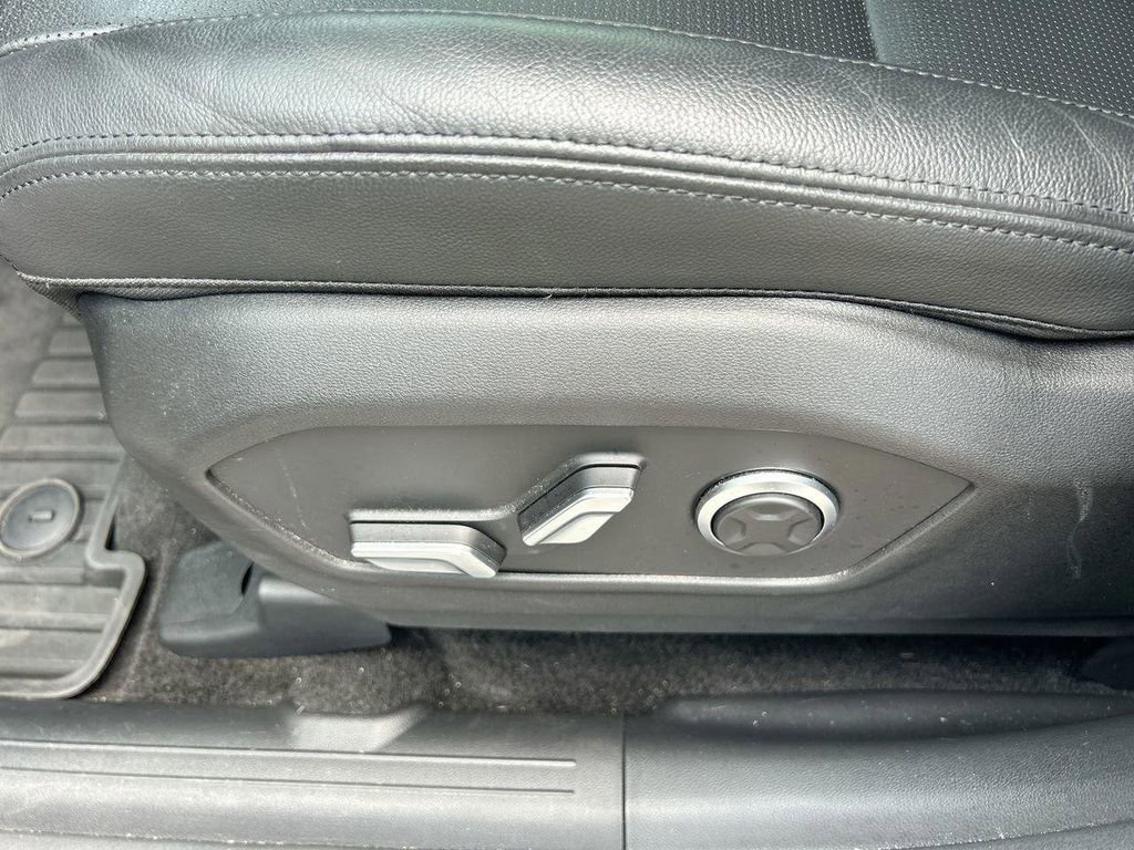 Certified 2024 Hyundai Santa Fe Limited FWD image 23