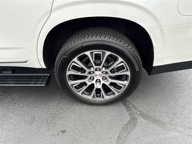 Used 2025 GMC Yukon Denali w/ Sun & Power Step Package image 30