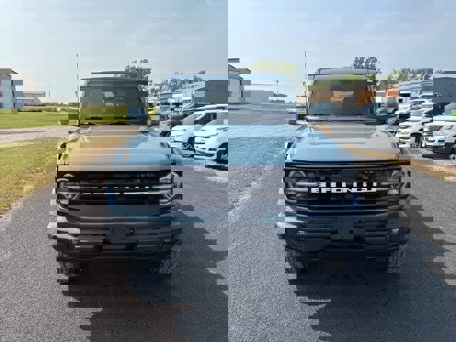 Used 2022 Ford Bronco Outer Banks image 2