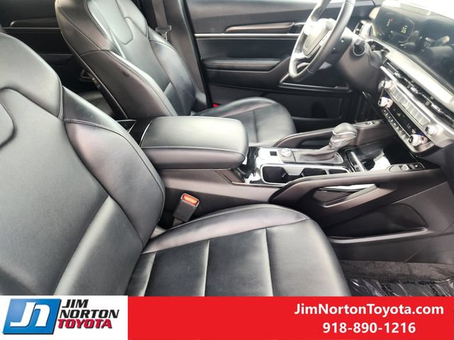 Used 2025 Kia Telluride S FWD image 14