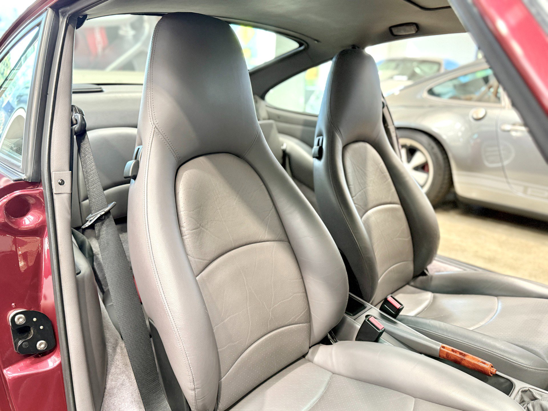 Used 1998 Porsche 911 Carrera S image 29