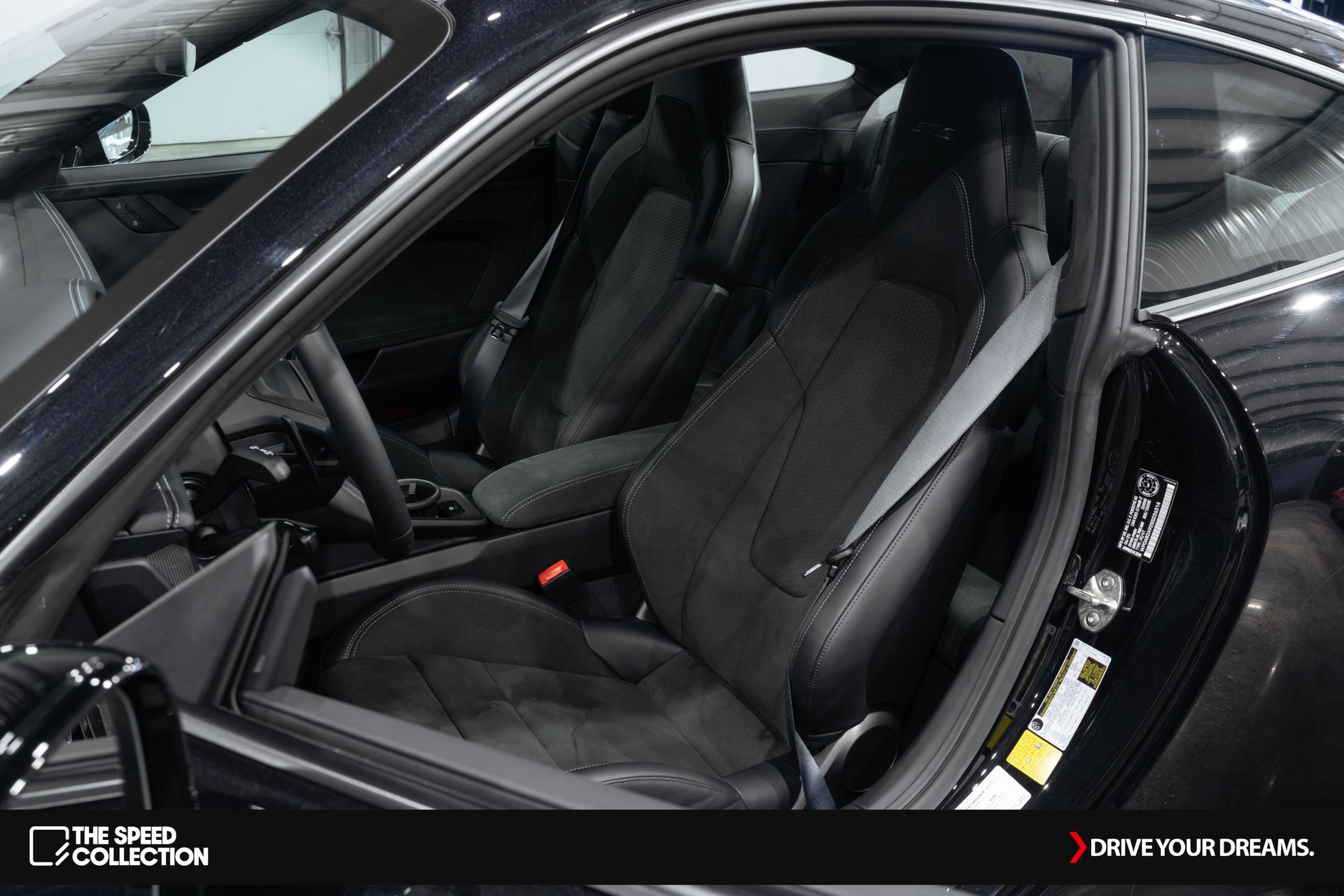 Used 2025 Porsche 911 Carrera GTS image 14