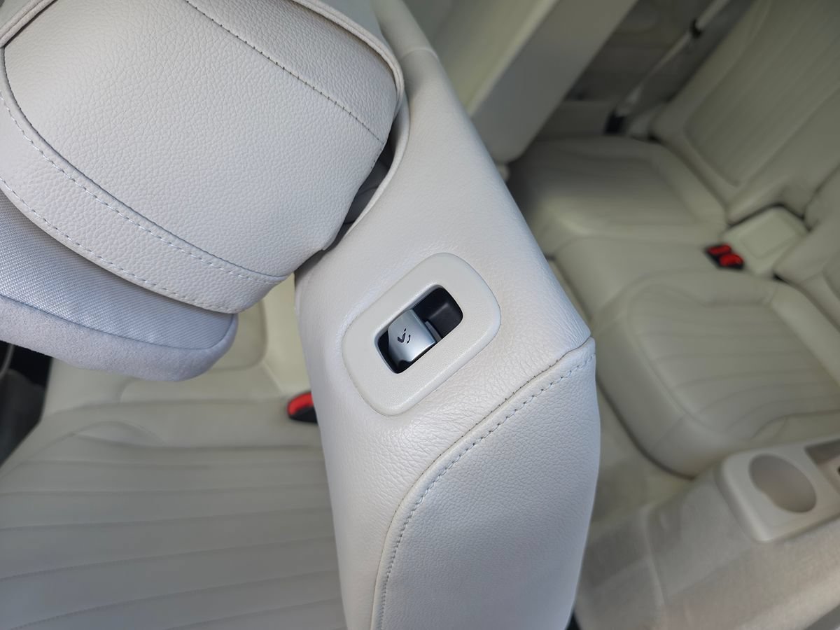 Used 2023 Mercedes-Benz EQS 580 4MATIC SUV image 15