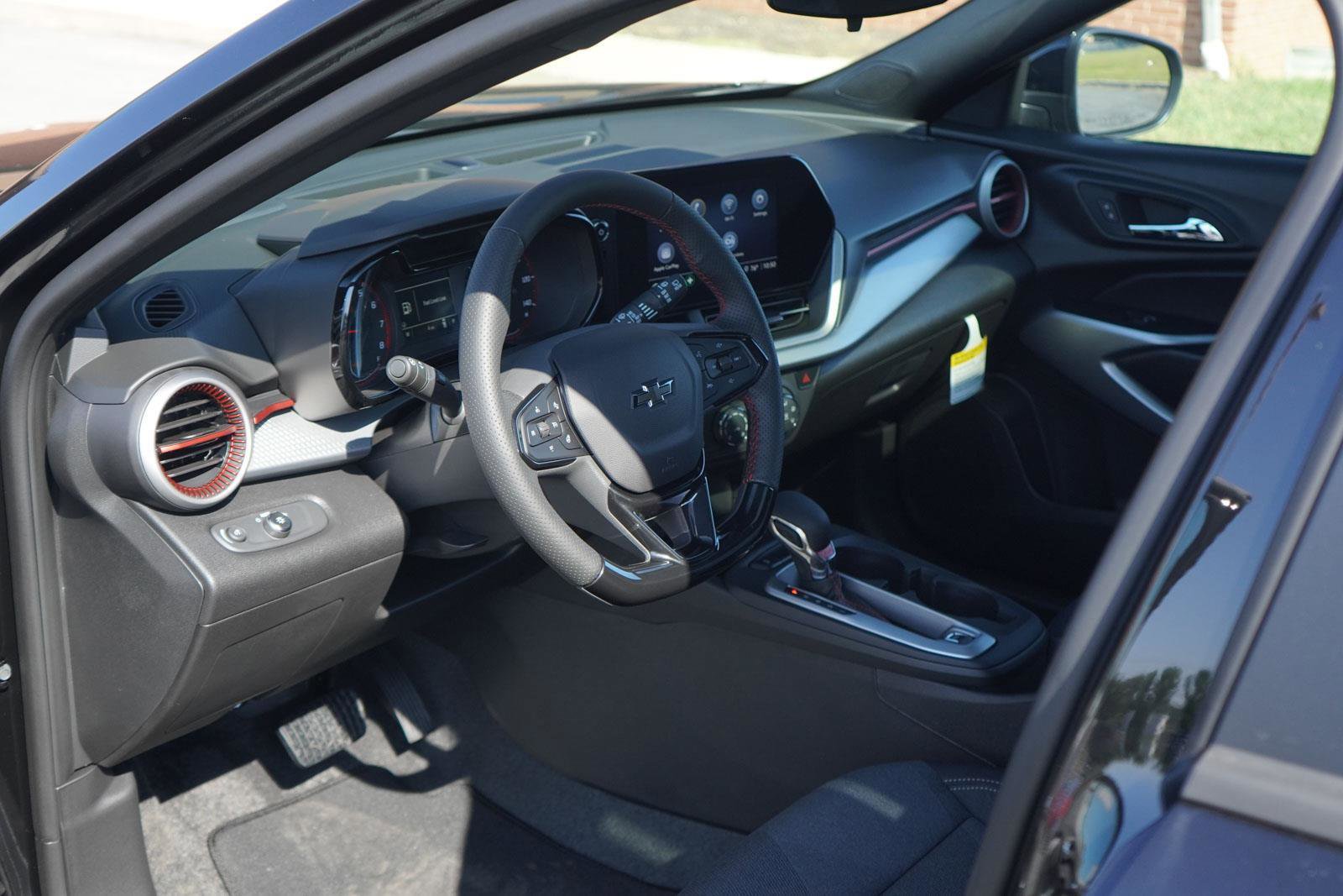 New 2026 Chevrolet Trax RS w/ Sunroof Package image 25