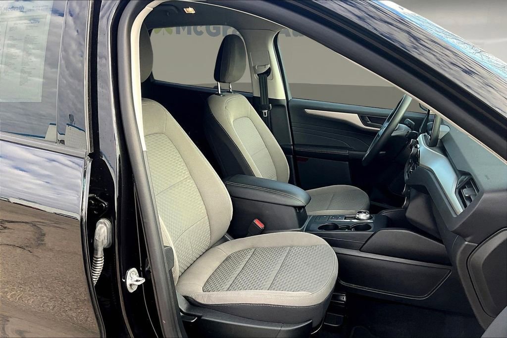 Used 2022 Ford Escape SE image 30