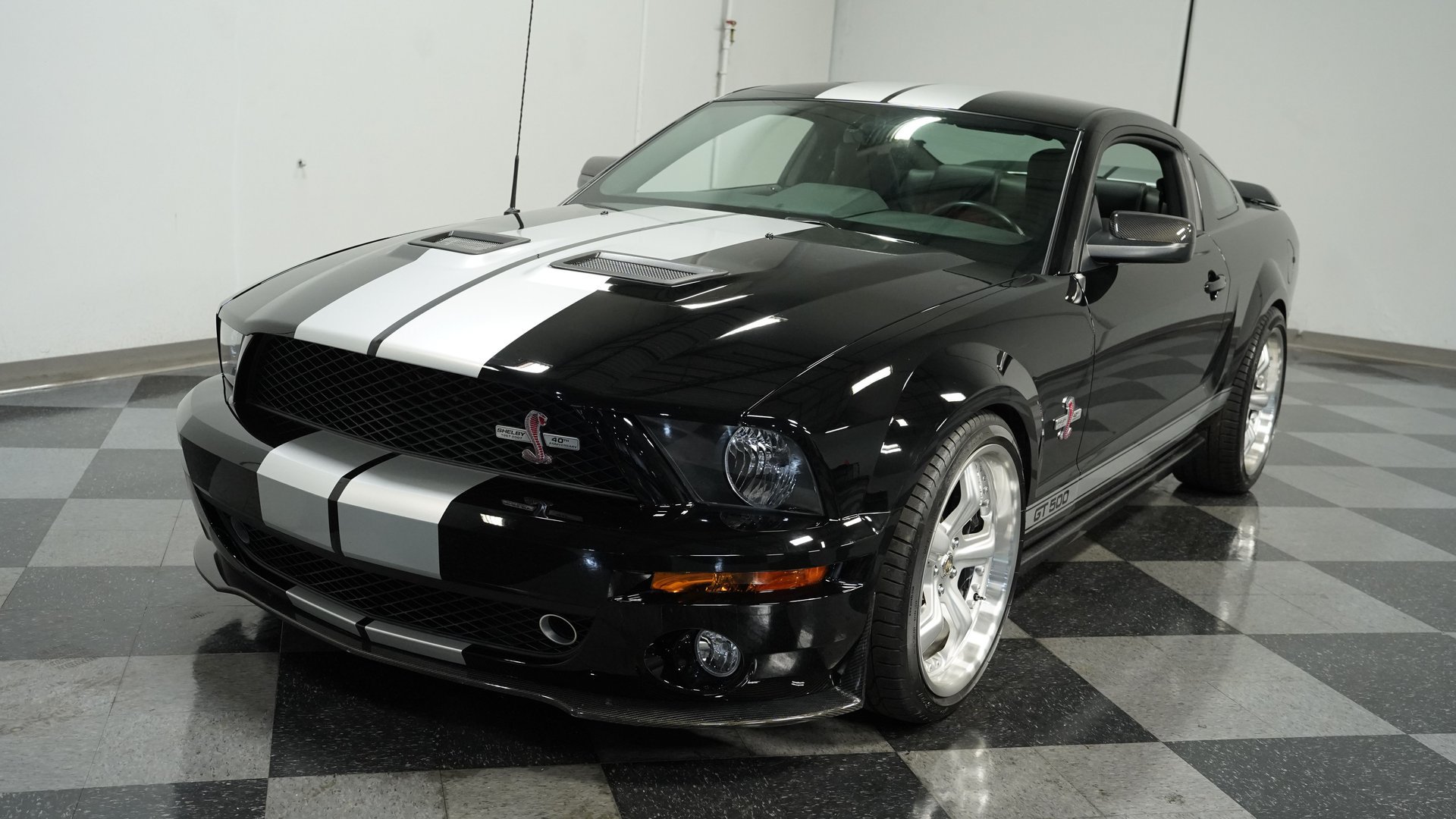 Used 2007 Ford Mustang Shelby GT500 RWD image 16