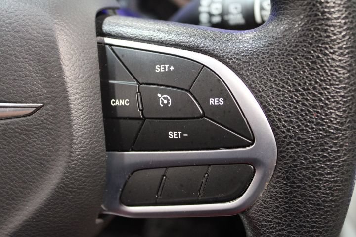 Used 2021 Chrysler Voyager Lxi FWD image 32