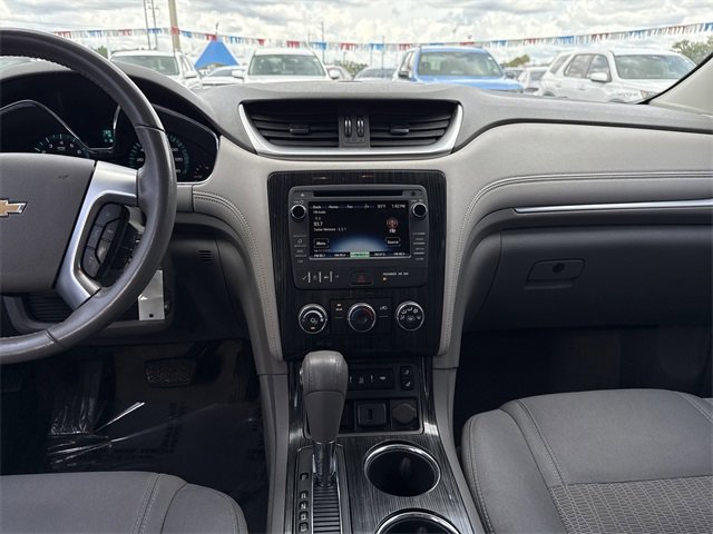 Used 2016 Chevrolet Traverse LT w/ Style and Technology Package image 18