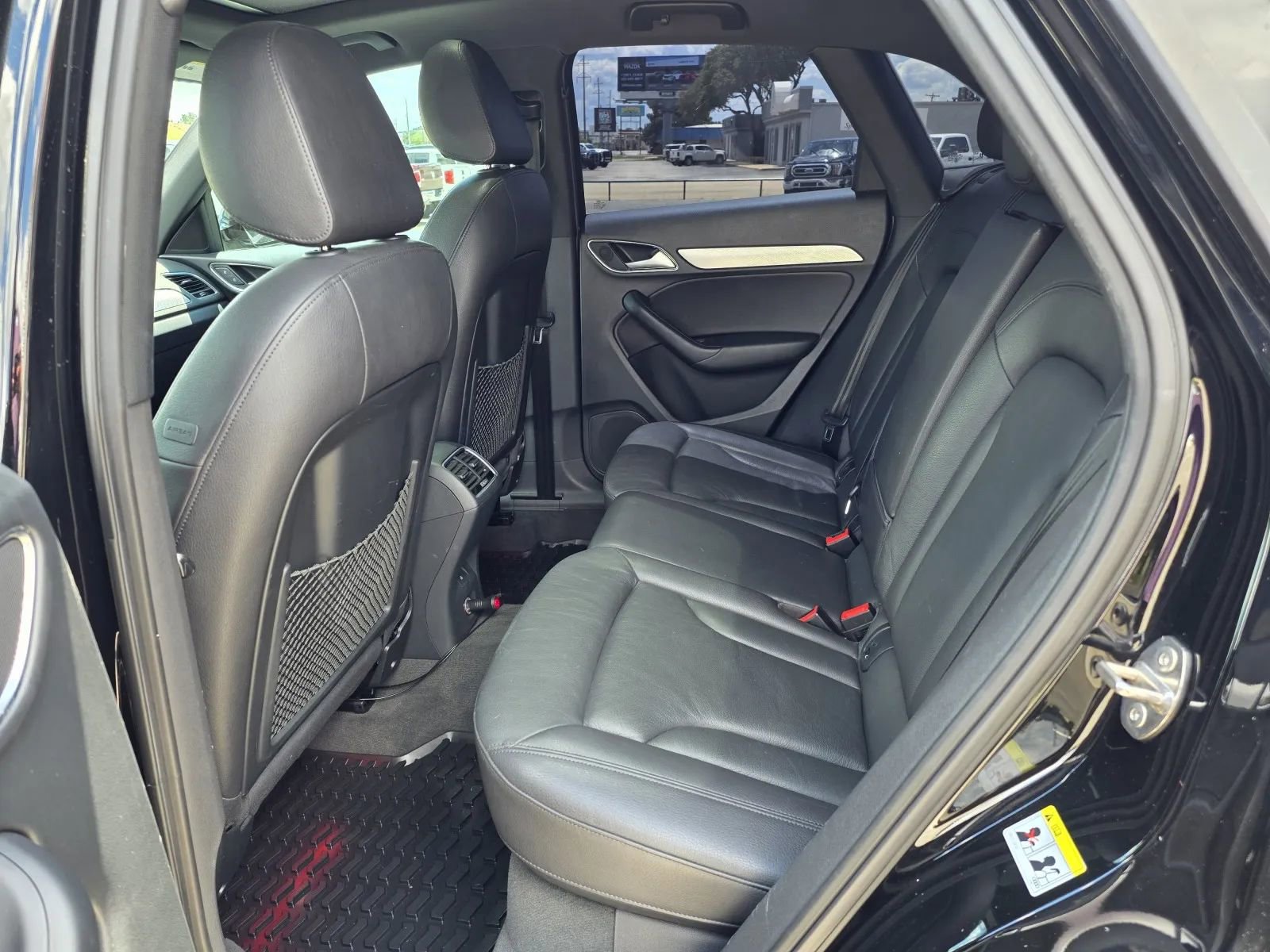 Used 2017 Audi Q3 2.0T Premium Plus w/ Premium Plus Package FWD image 13