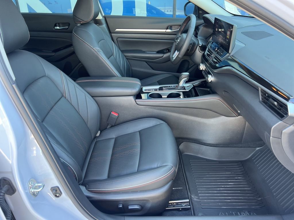 Used 2024 Nissan Altima 2.0 SR image 13
