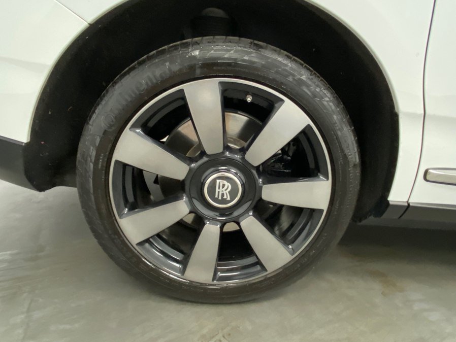 Used 2019 Rolls-Royce Cullinan AWD/4WD image 17